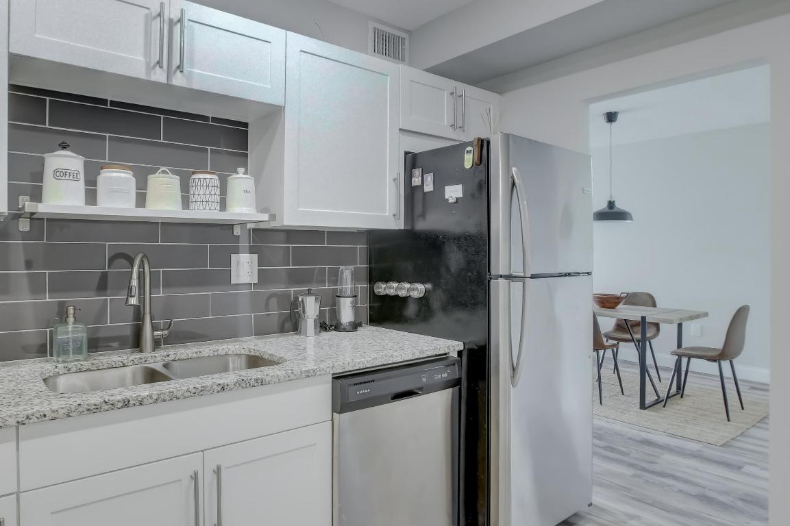 ARLEN HOUSE WEST CONDO - Residential