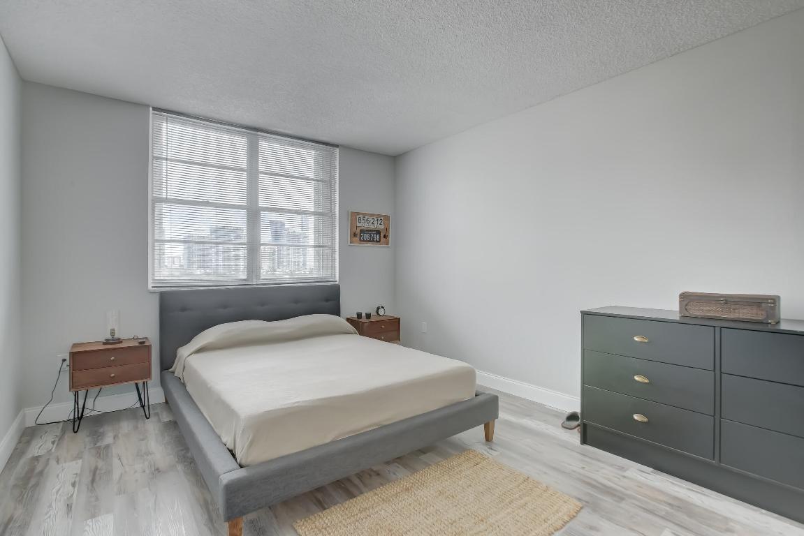 ARLEN HOUSE WEST CONDO - Residential