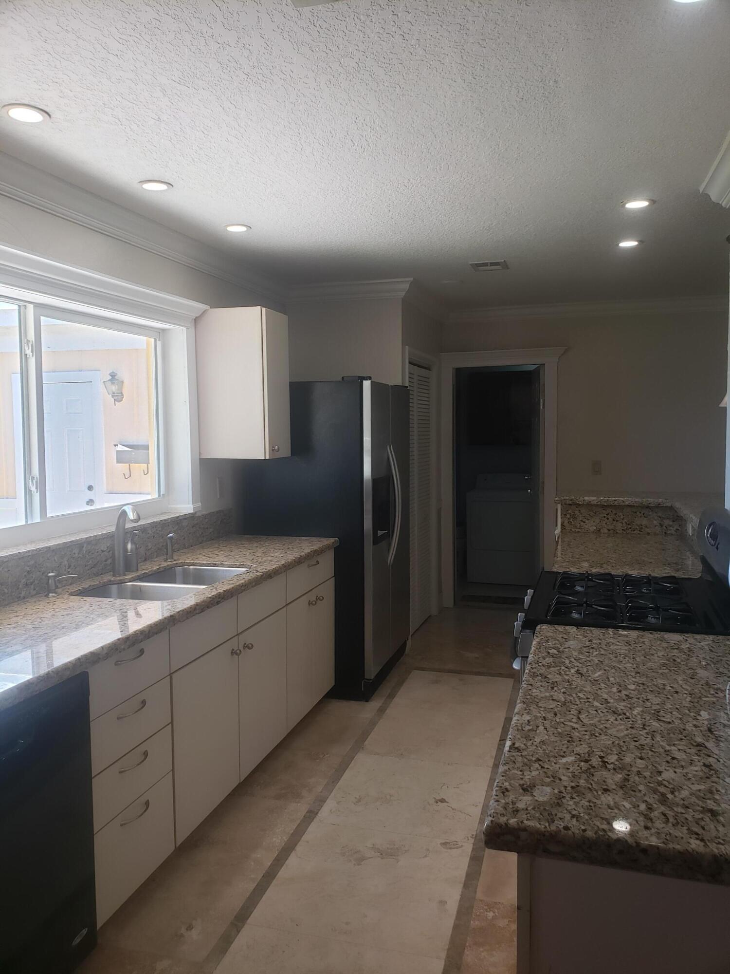 NORTH PALM BEACH VILLAGE - Residential Lease