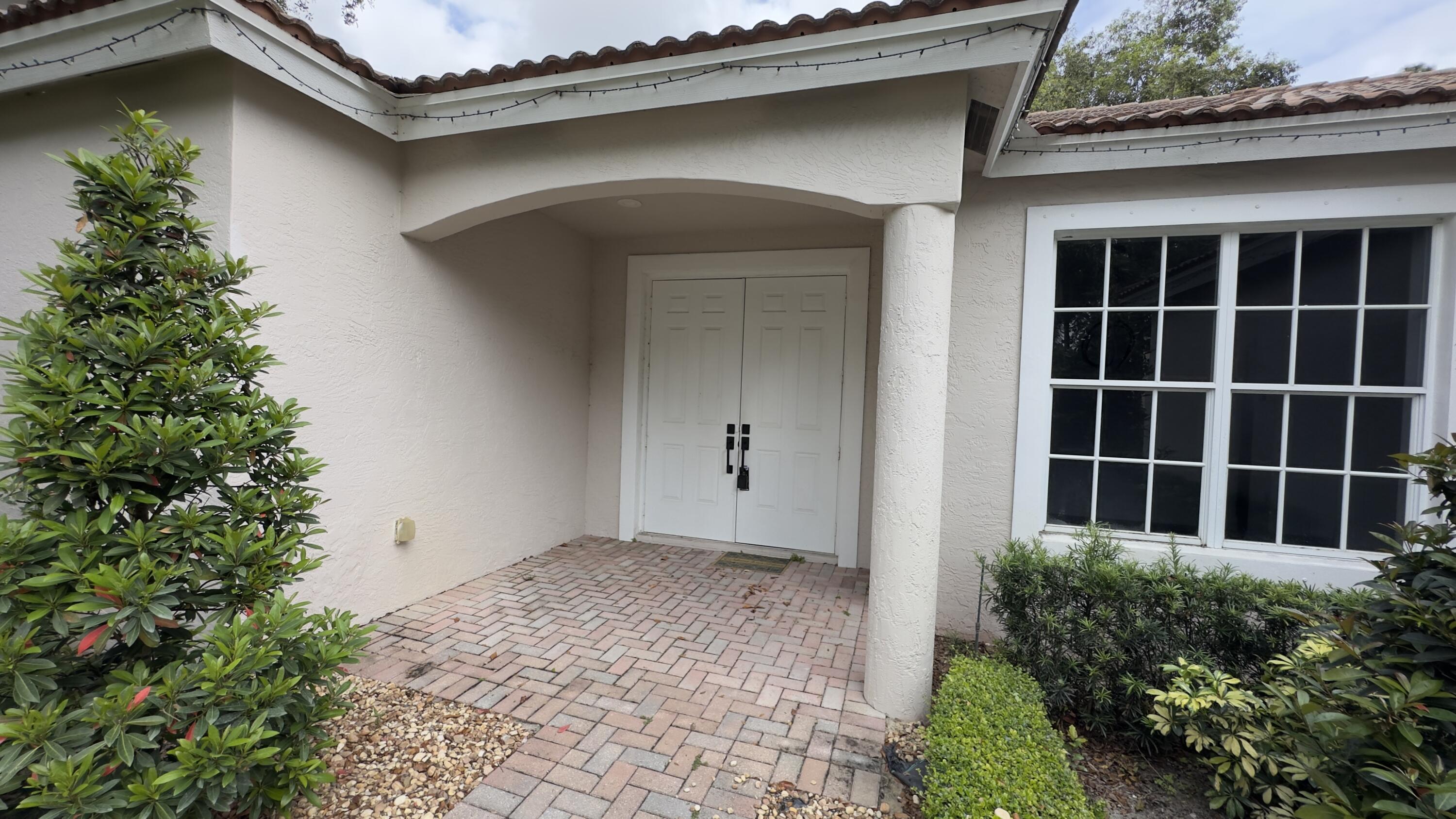 5176 NW 50th Terrace