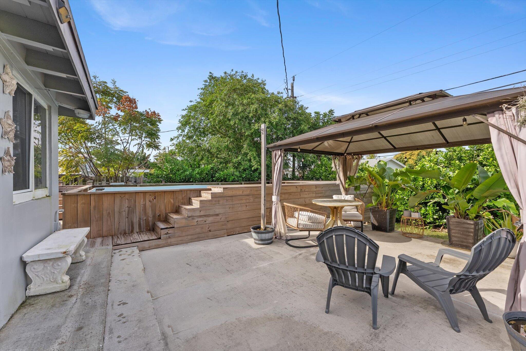 LAKE OSBORNE ESTATES 6 - Residential