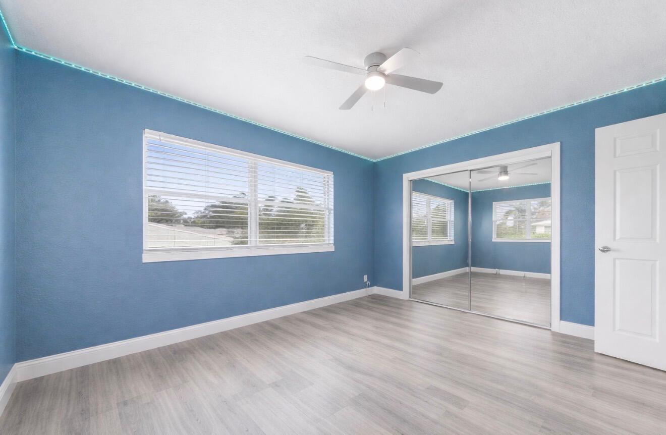 LAKE OSBORNE ESTATES 6 - Residential