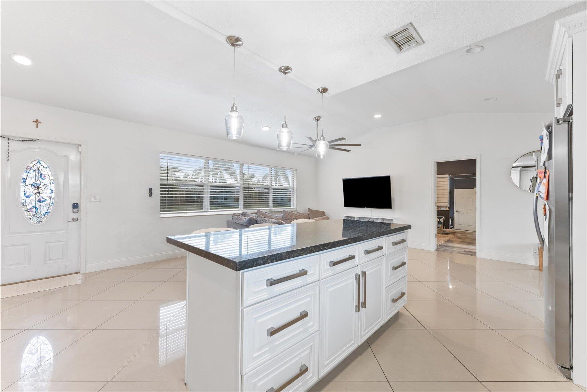 LAKE OSBORNE ESTATES 6 - Residential