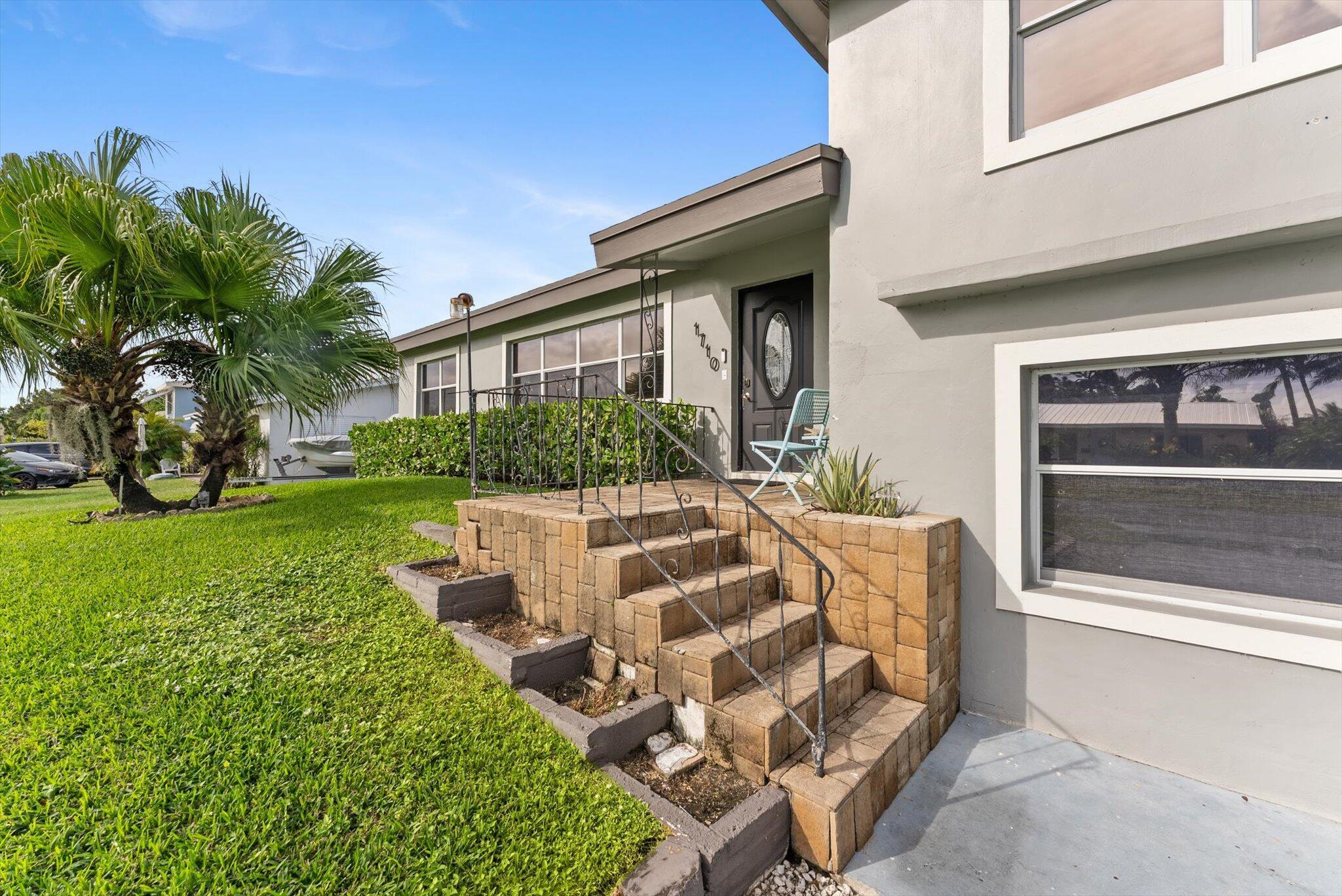 LAKE OSBORNE ESTATES 6 - Residential