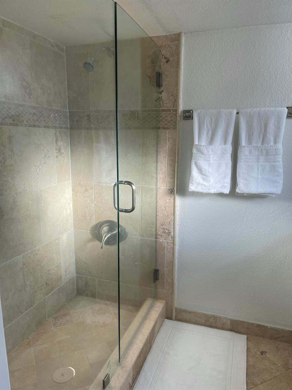 LAKE OSBORNE ESTATES 6 - Residential