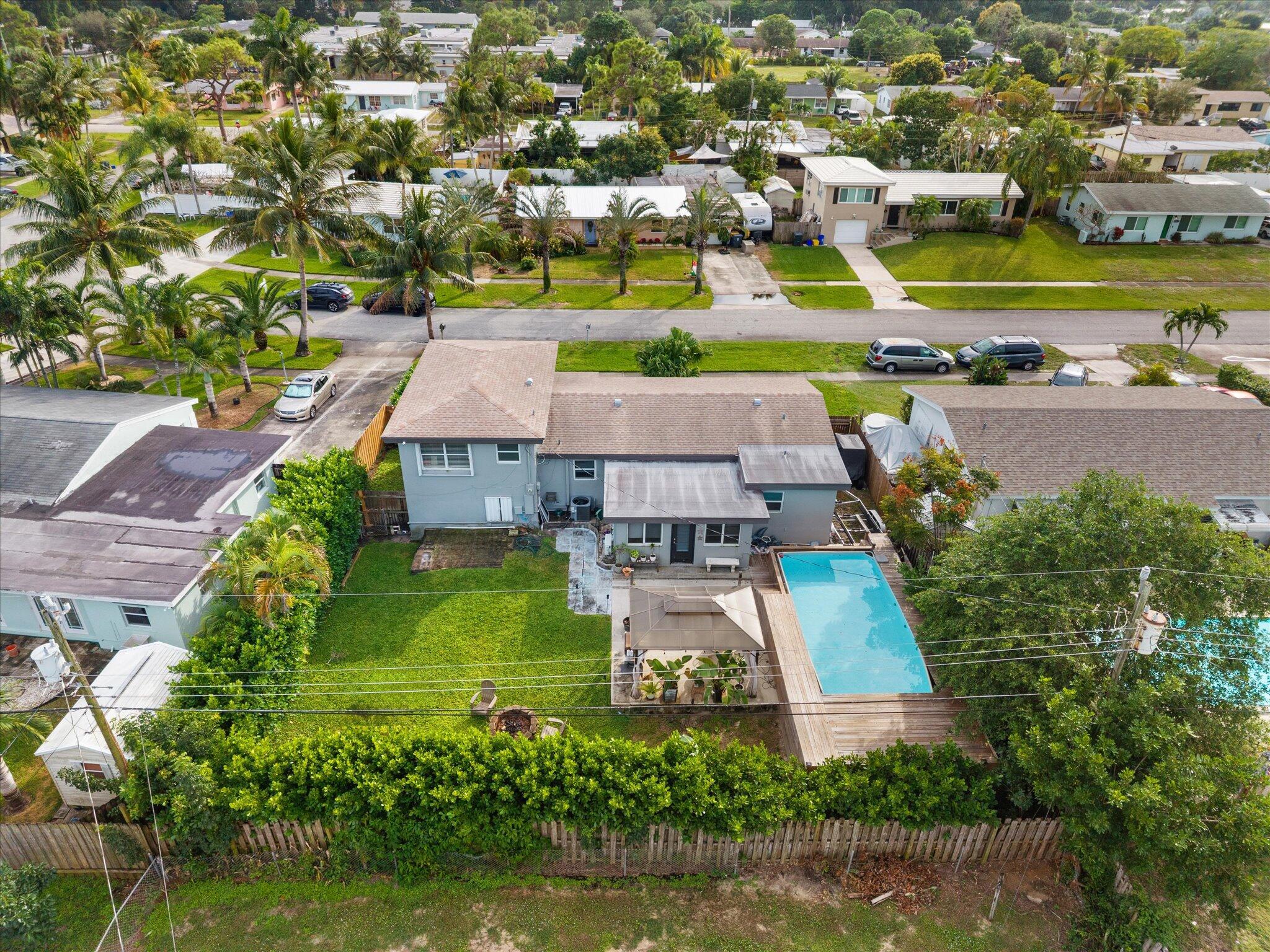 LAKE OSBORNE ESTATES 6 - Residential