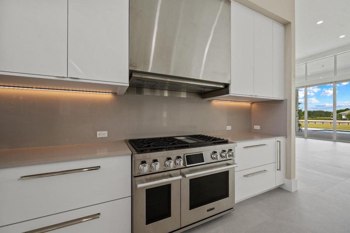 PALM BEACH POINT - Residential