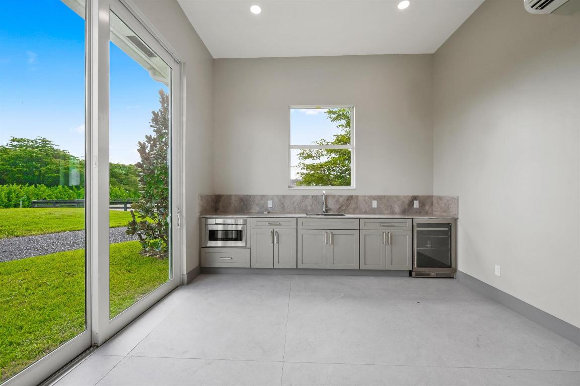 PALM BEACH POINT - Residential