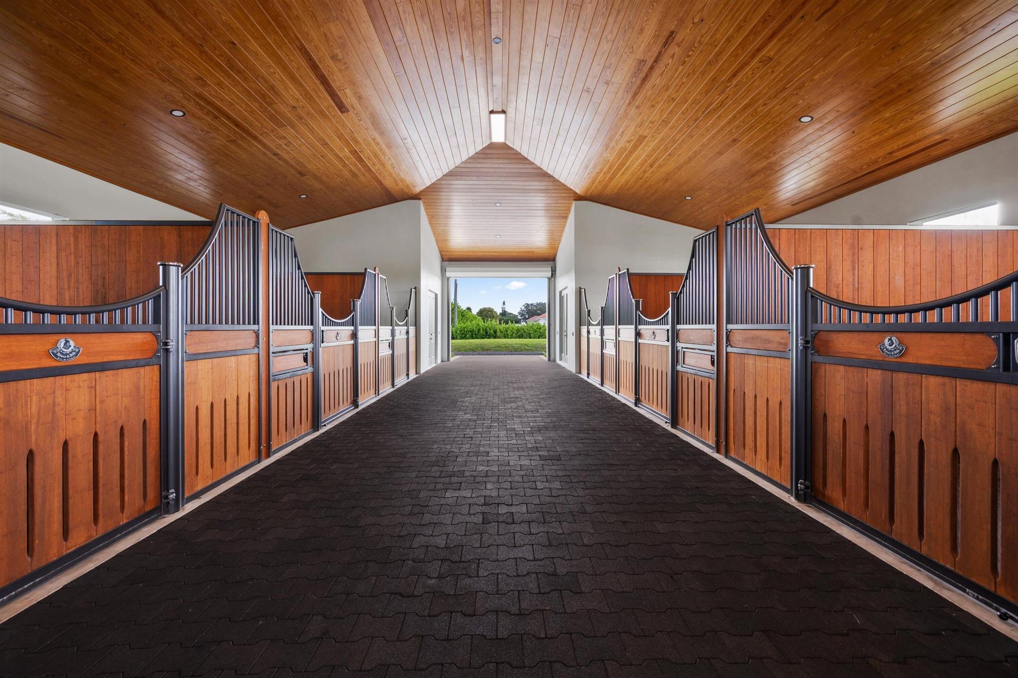 PALM BEACH POINT - Residential