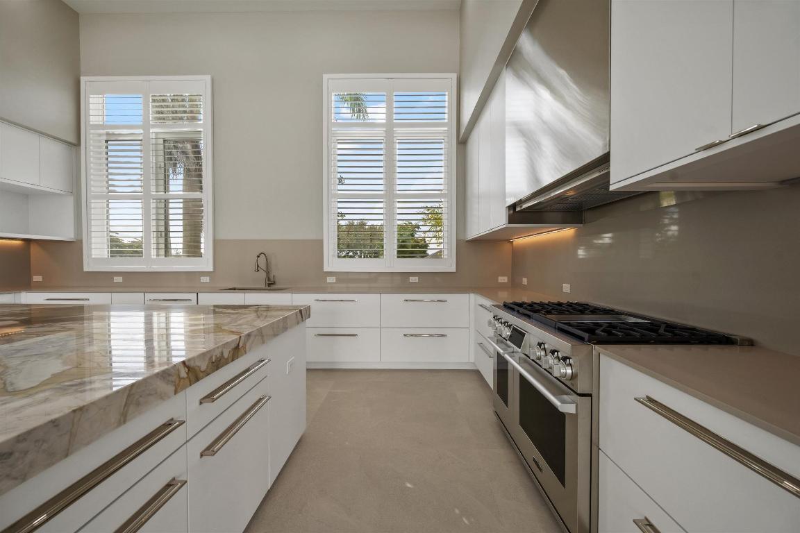 PALM BEACH POINT - Residential