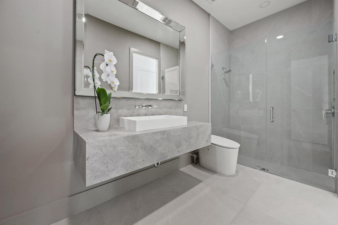 PALM BEACH POINT - Residential