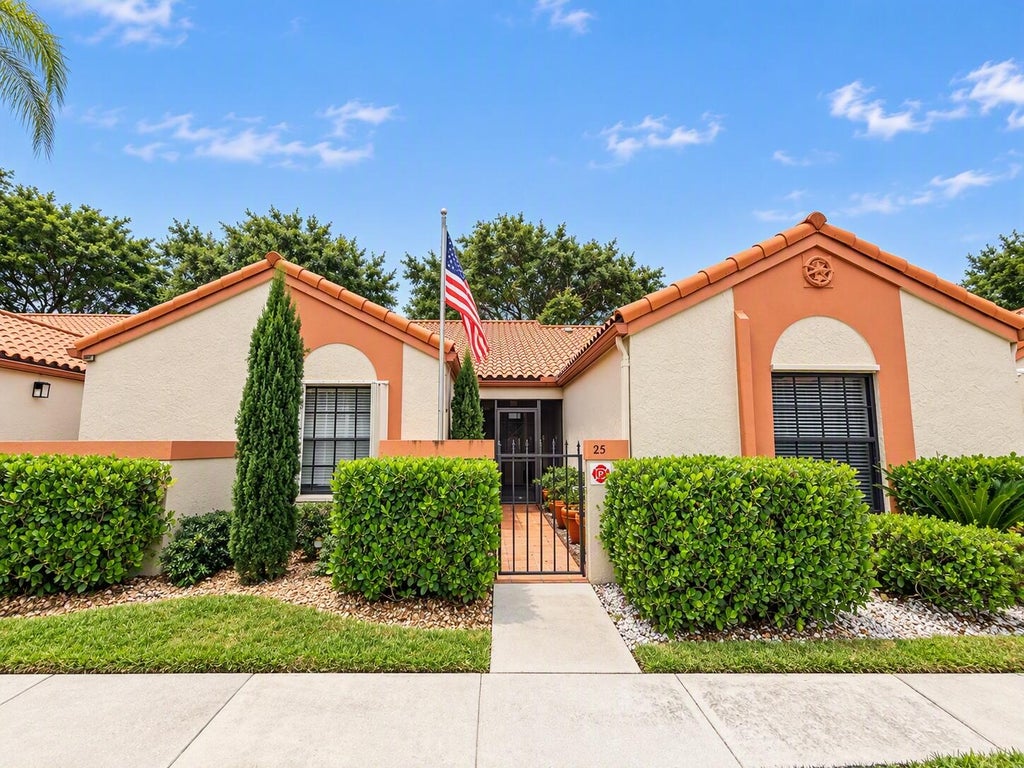 Photo of 25 Centennial Court, Deerfield Beach, FL 33442 (MLS # B26092335)