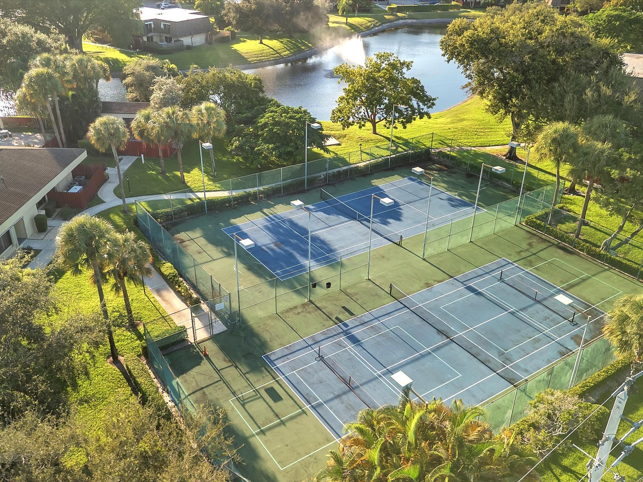 DELRAY OAKS WEST - Residential