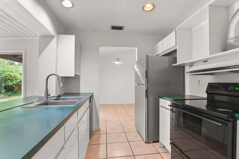 Tiny photo for 1019 Hickory Trail, Wellington, FL 33414 (MLS # B26037232)