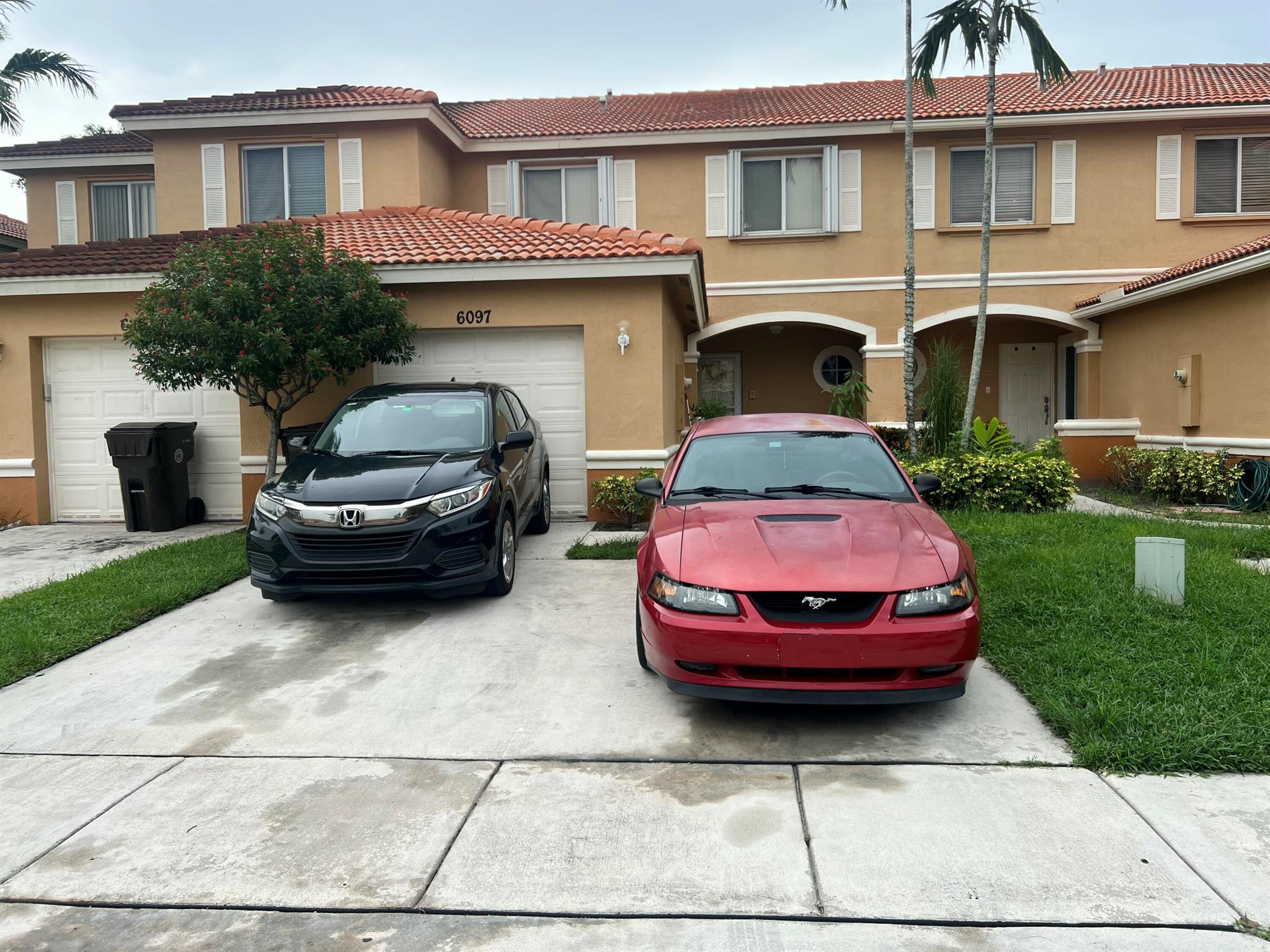 Great place very specious with so many amenities just as if your living in a resort. In the heart of Palm Beach. Family oriented community low HOA fees is a plus 24-hrs manned gate, pool-gym-clubhouse-pickleball- tennis- playground+splash zone. Close to shopping, dining, and major highways! Don't miss out ! Put in your best over!!! Motivated Seller!!!!