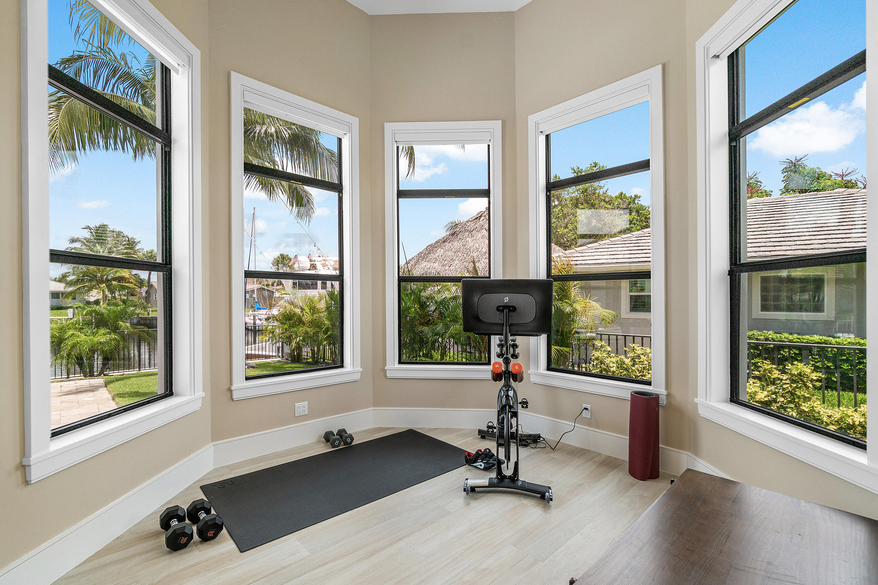 PARADISE PORT - Residential