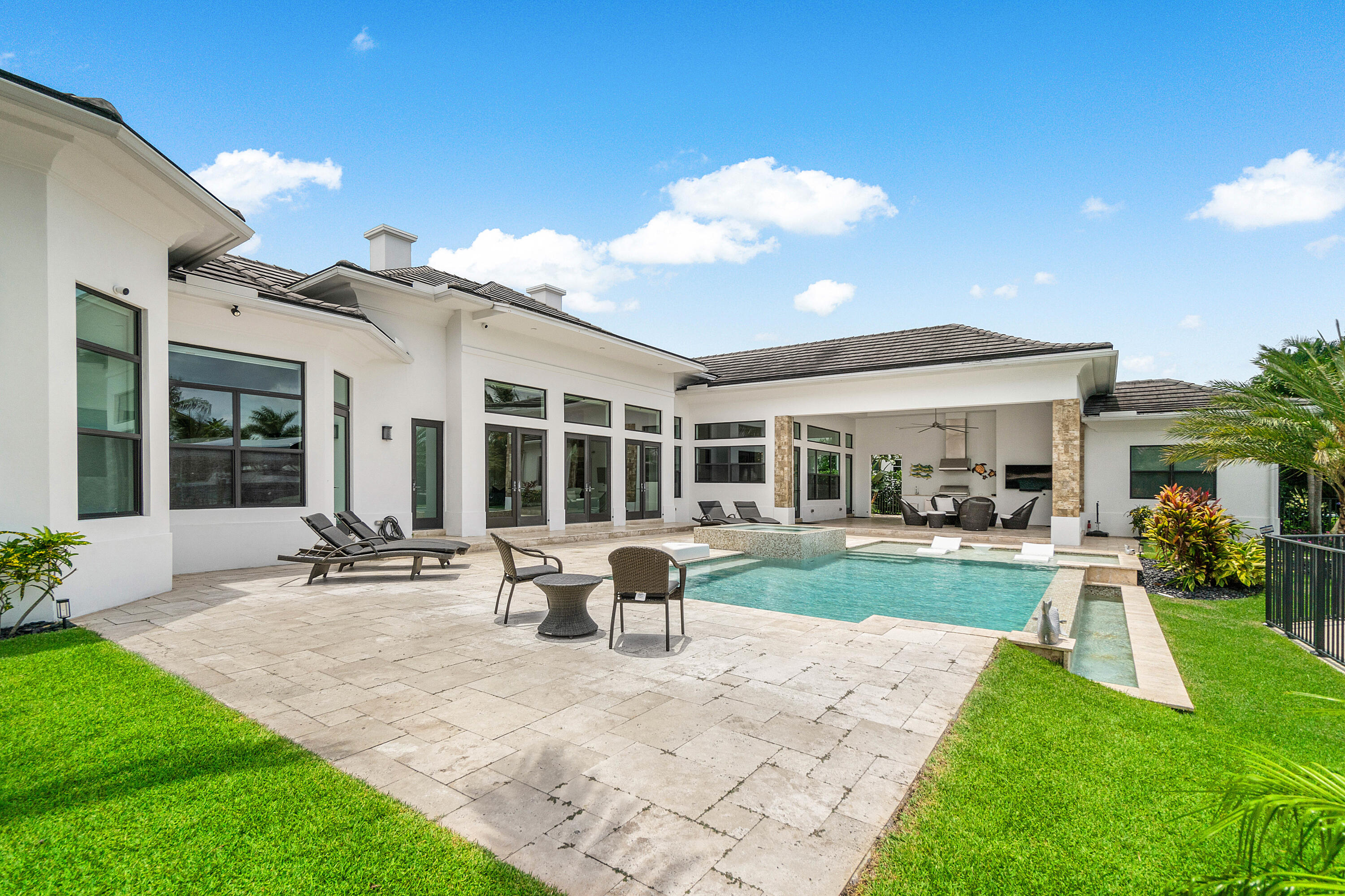 PARADISE PORT - Residential