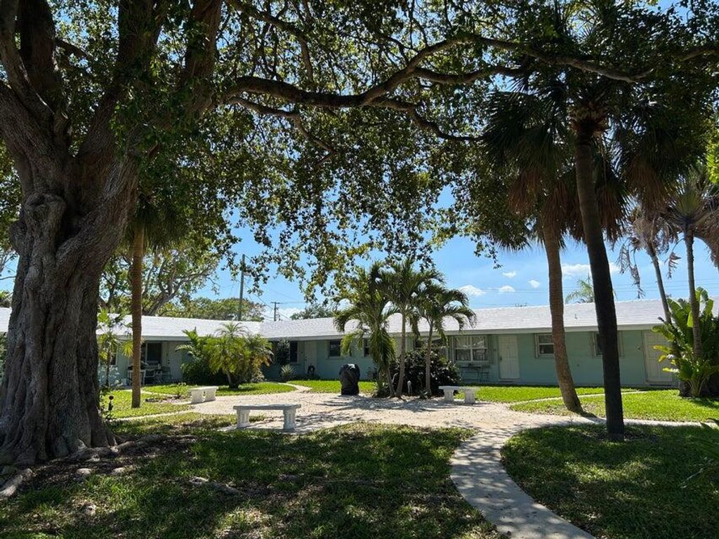 Photo of 3801 NE 22nd Terrace #5, Lighthouse Point, FL 33064 (MLS # B26024760)