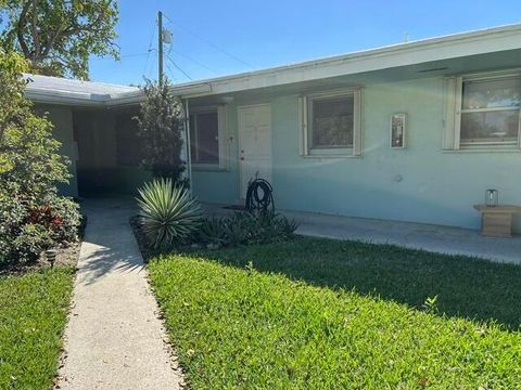 Photo of 3801 NE 22nd Terrace #5, Lighthouse Point, FL 33064 (MLS # B26024760)