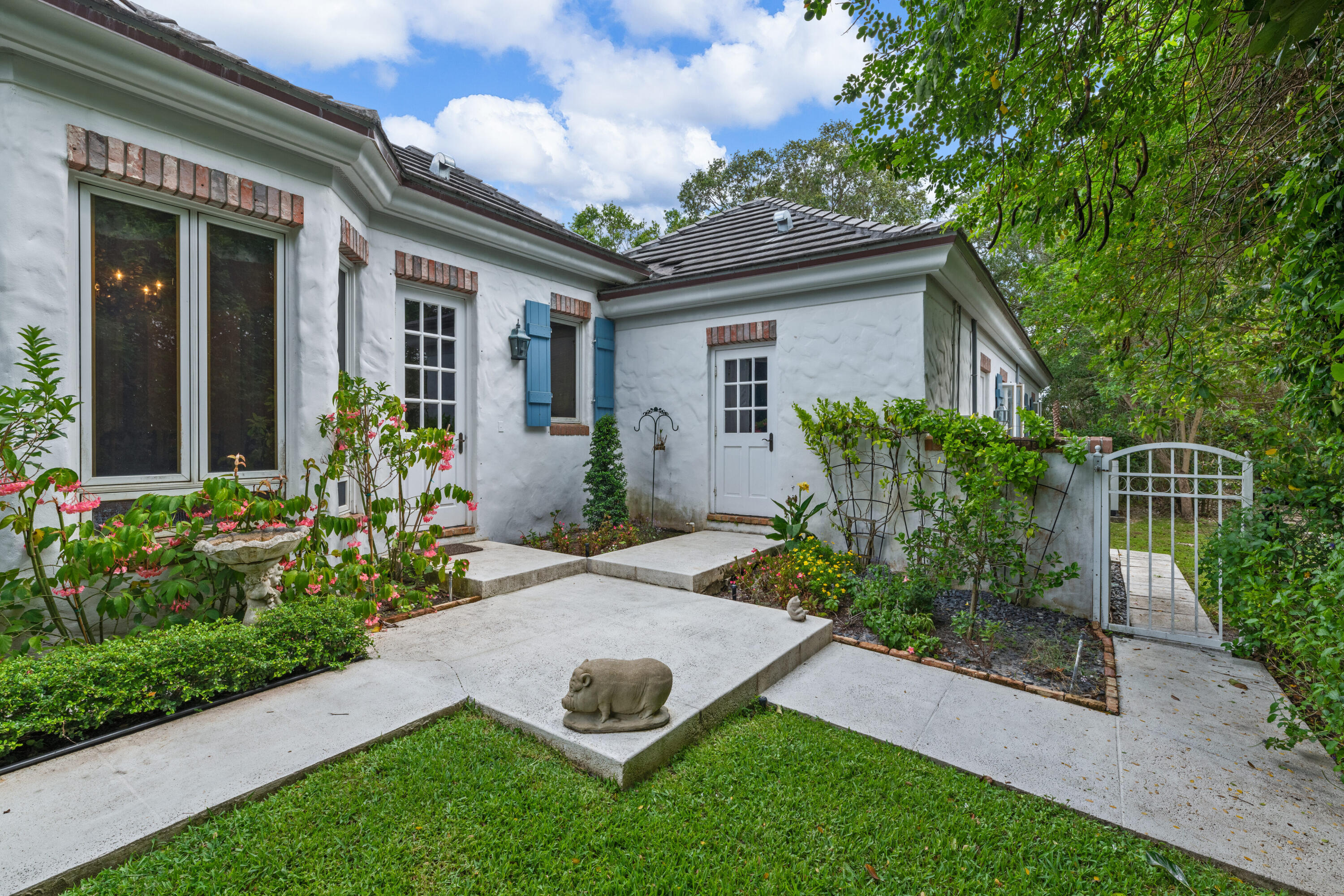 BRIDLE PATH OF P B POLO & COUNTRY CLUB - Residential