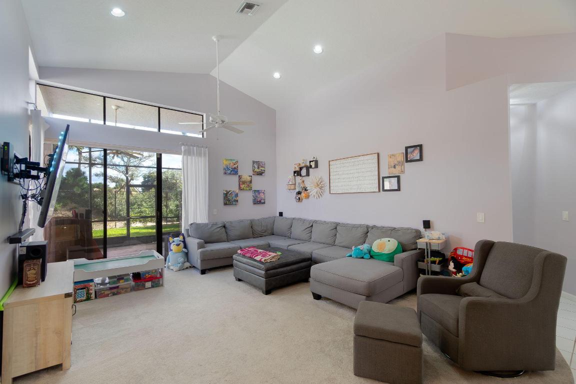 LEXINGTON LAKES - Residential