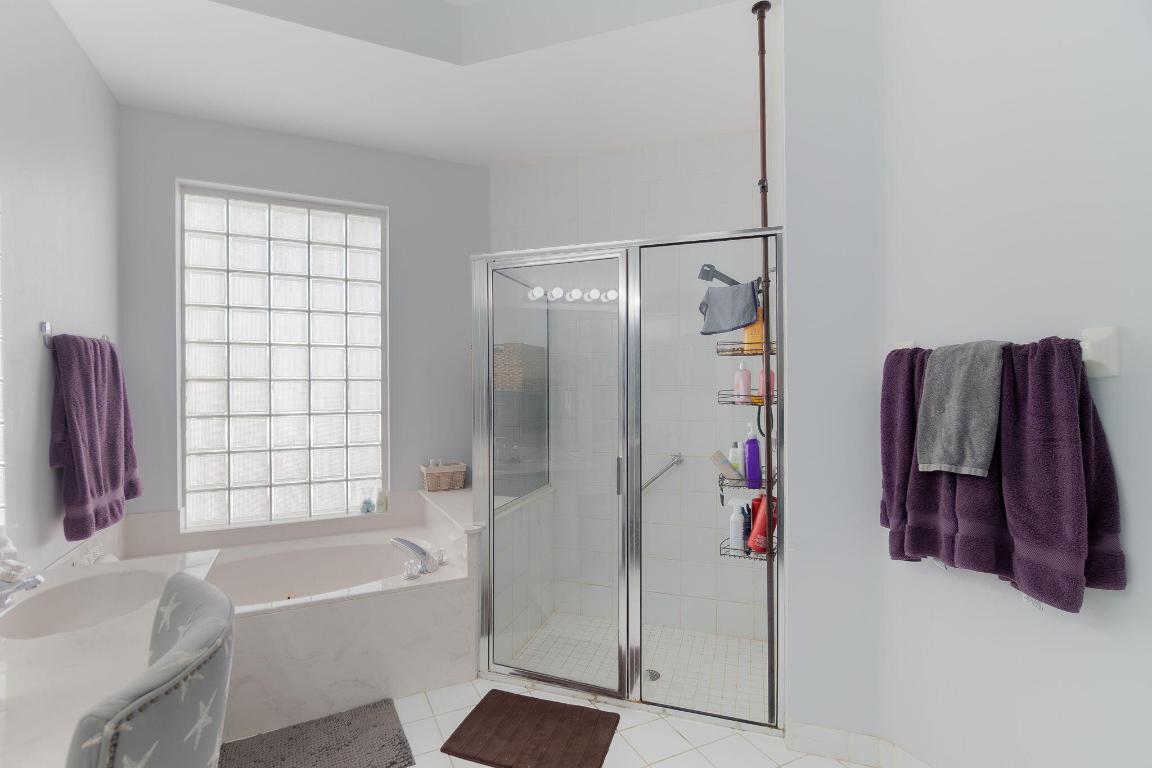 LEXINGTON LAKES - Residential