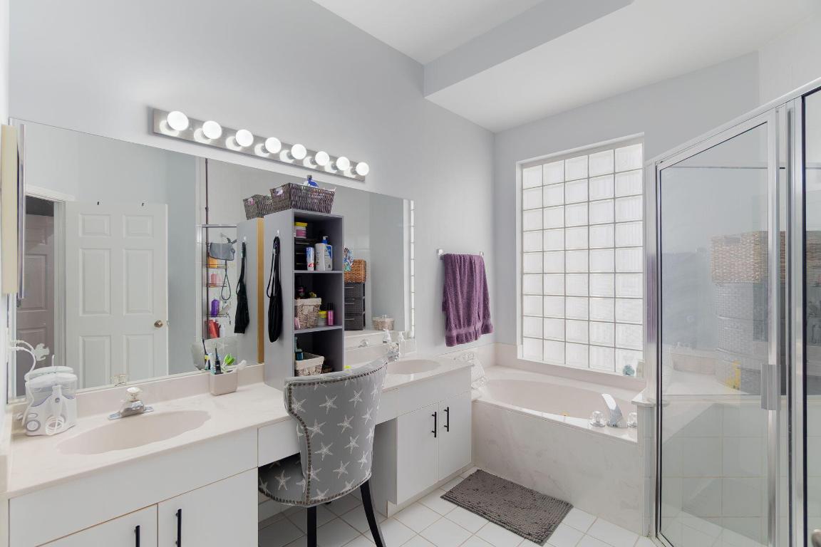 LEXINGTON LAKES - Residential