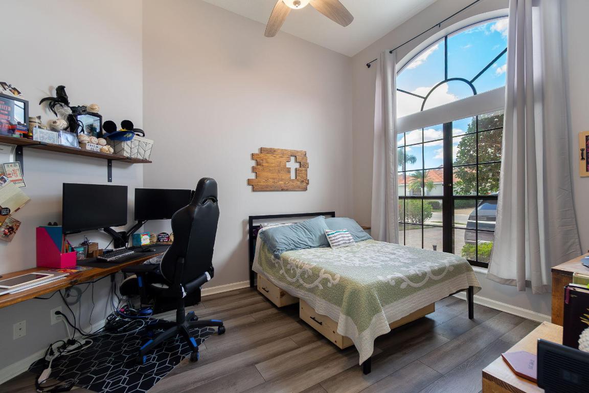 LEXINGTON LAKES - Residential