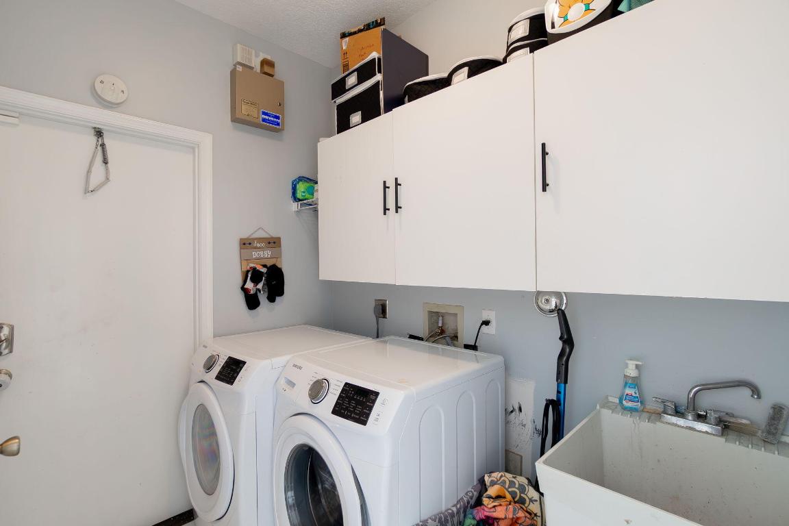 LEXINGTON LAKES - Residential