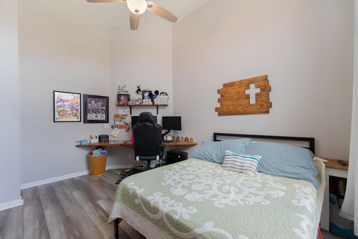 LEXINGTON LAKES - Residential