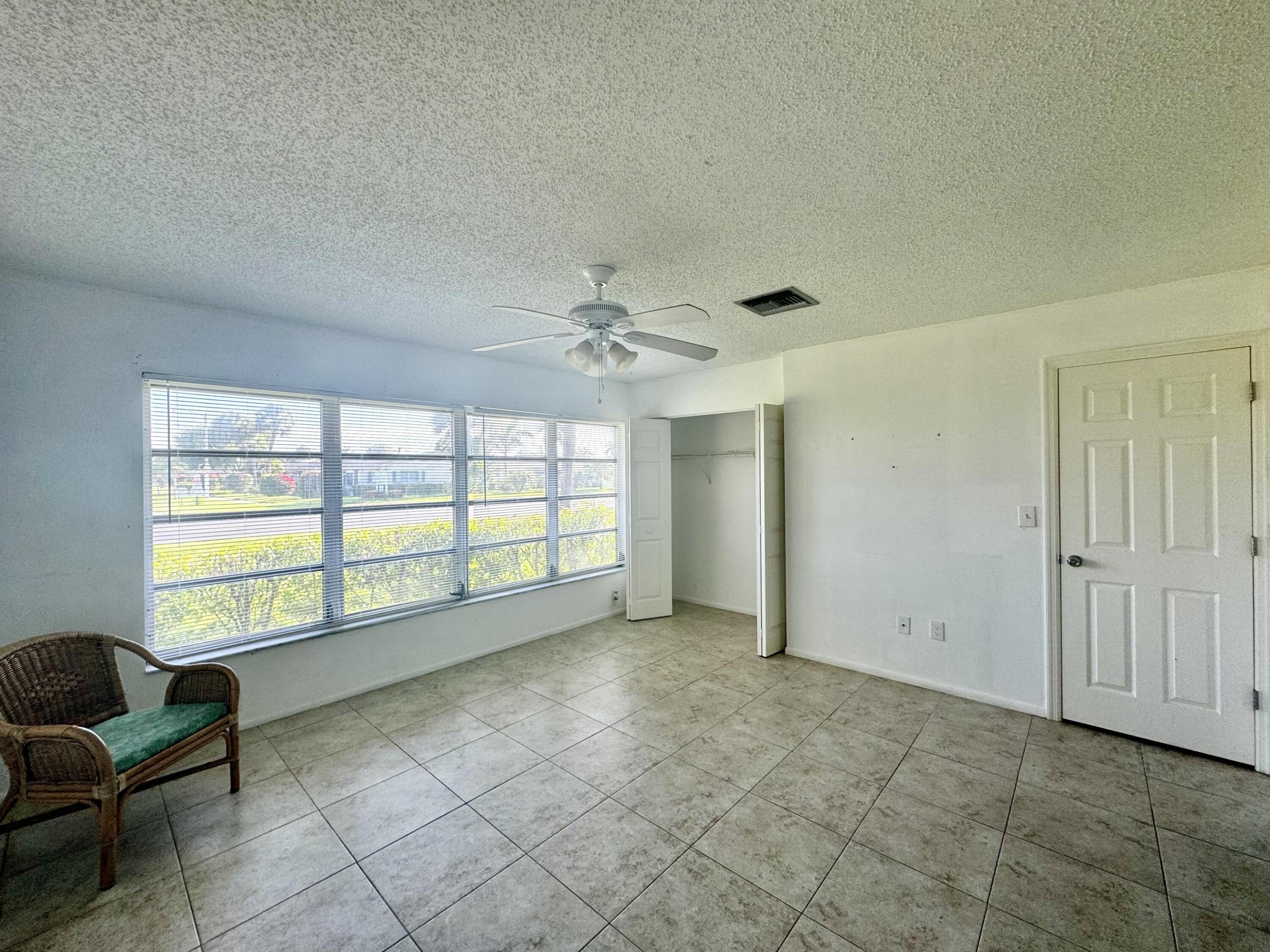 CRESTHAVEN CONDO TOWNHOMES SEC 2 - Residential Lease