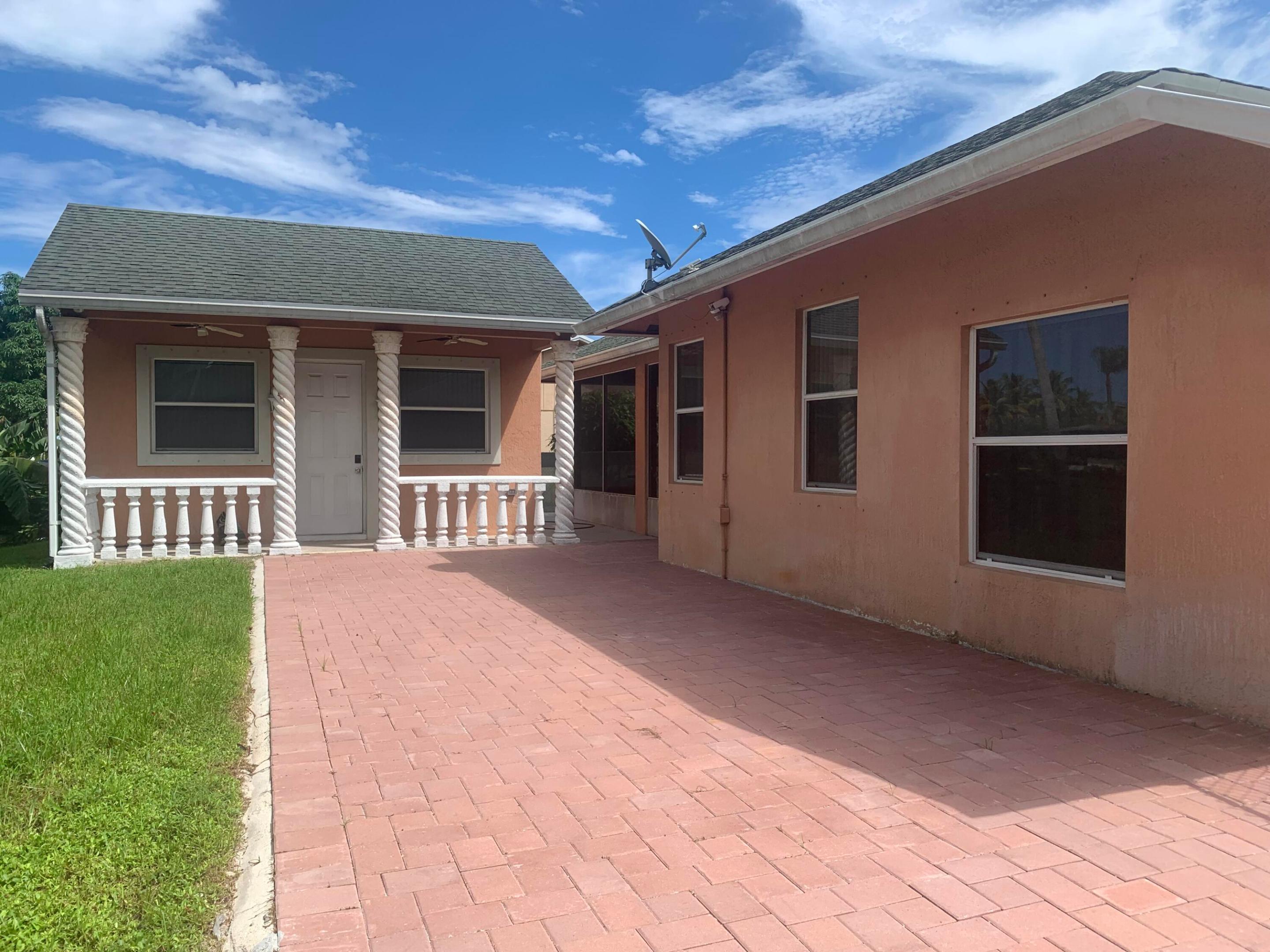 ISLAND ESTATES - Residential