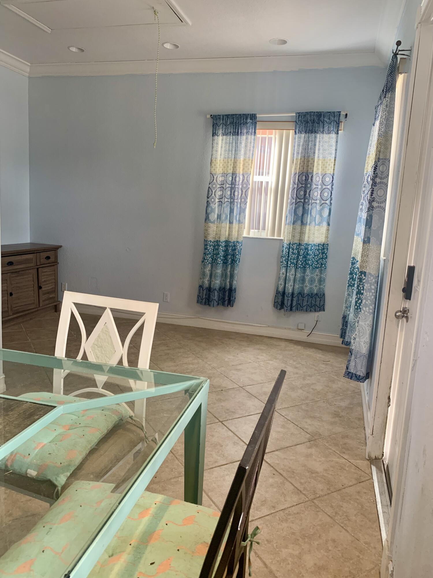 ISLAND ESTATES - Residential