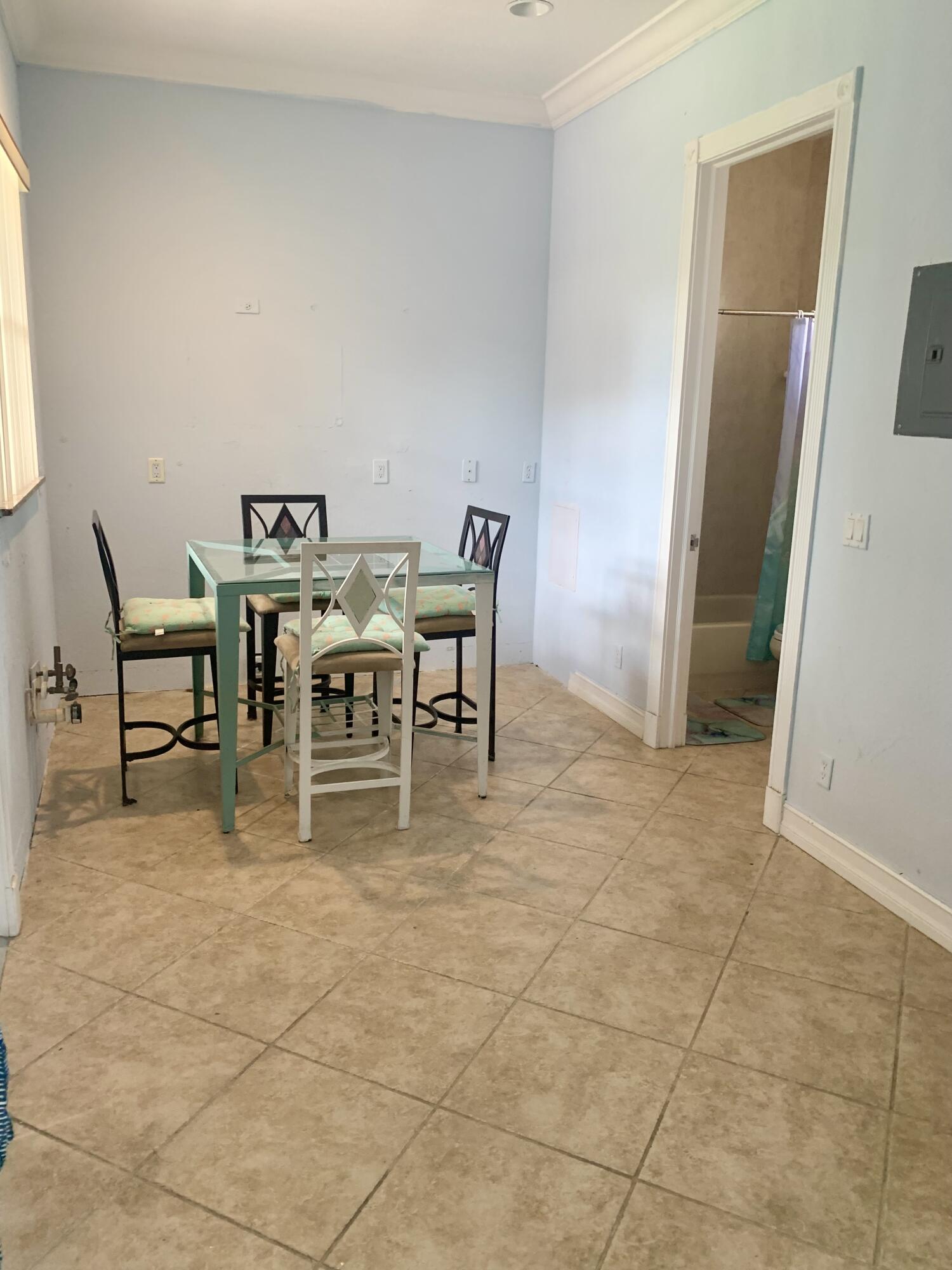 ISLAND ESTATES - Residential