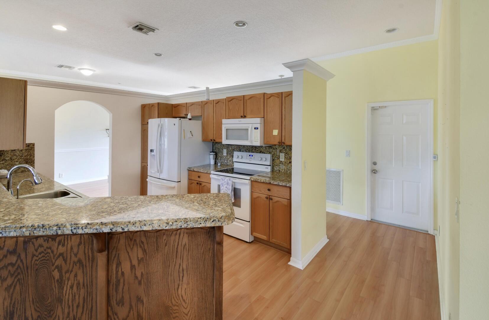 ISLAND ESTATES - Residential