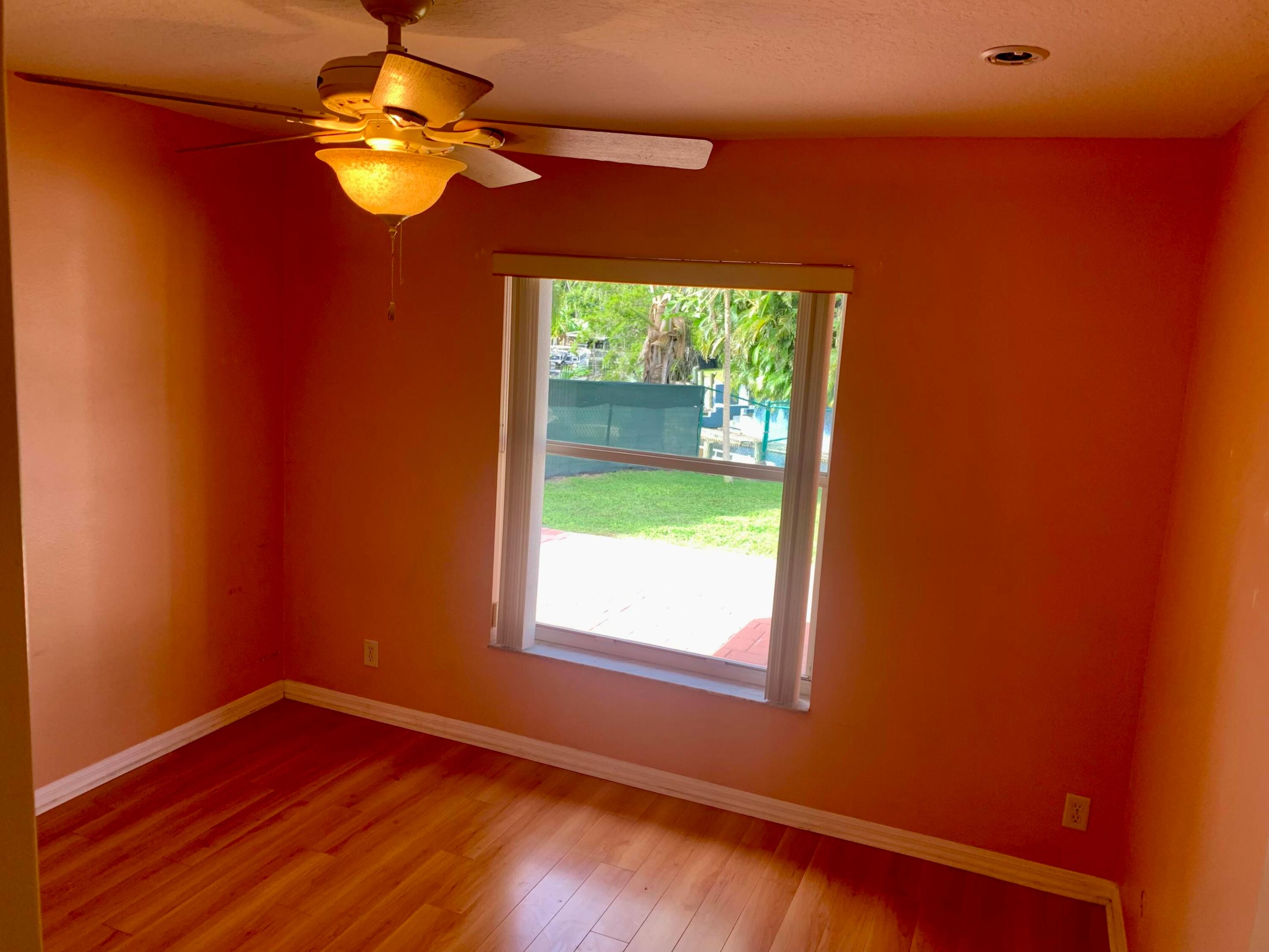 ISLAND ESTATES - Residential