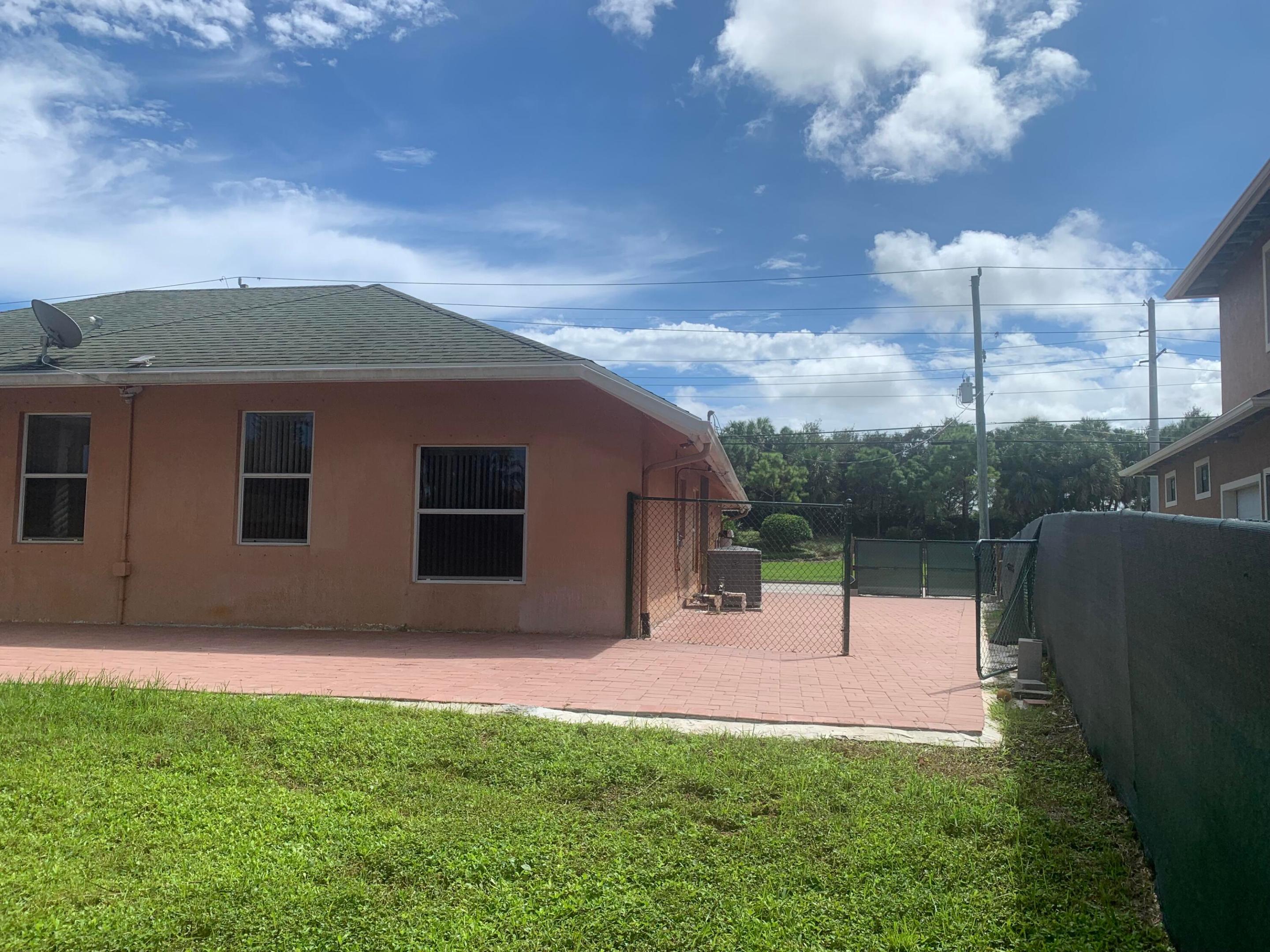 ISLAND ESTATES - Residential