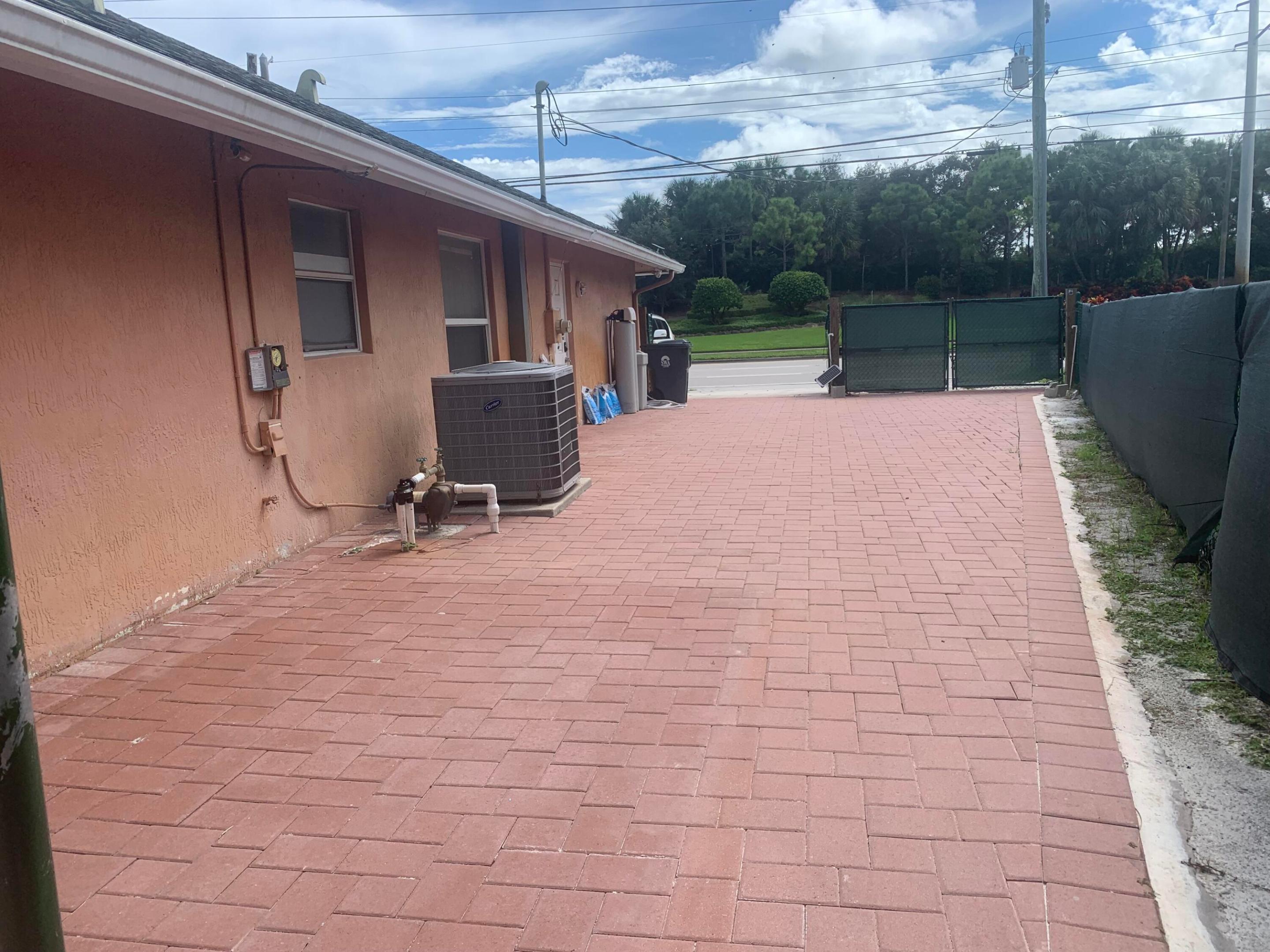 ISLAND ESTATES - Residential