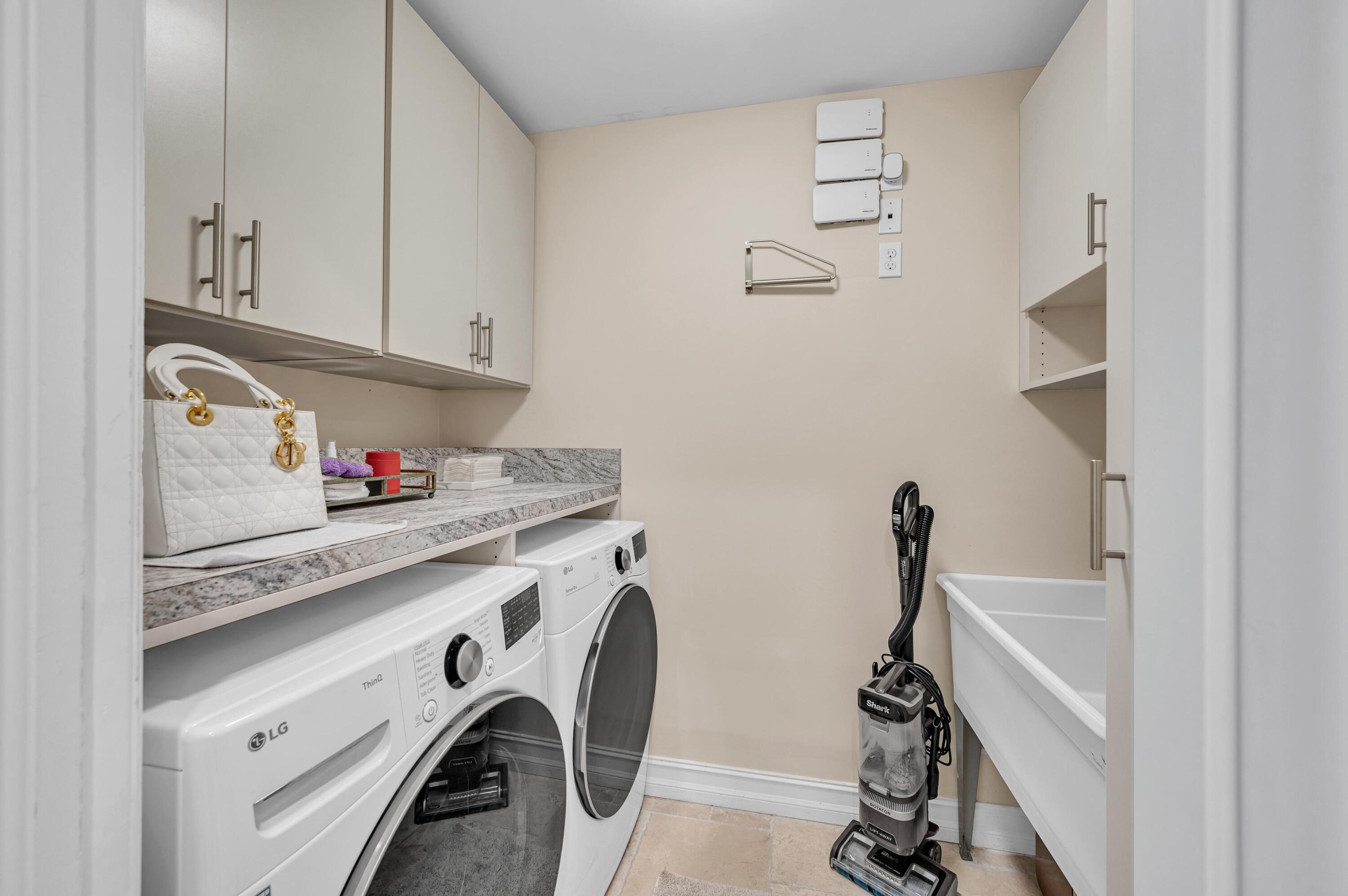 RIVER OAKS - Residential