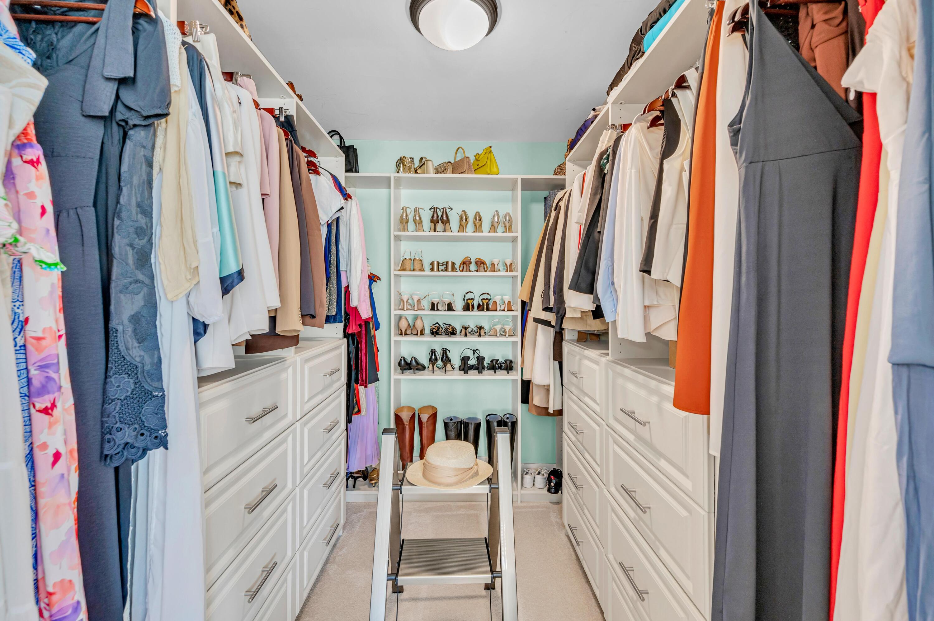 RIVER OAKS - Residential