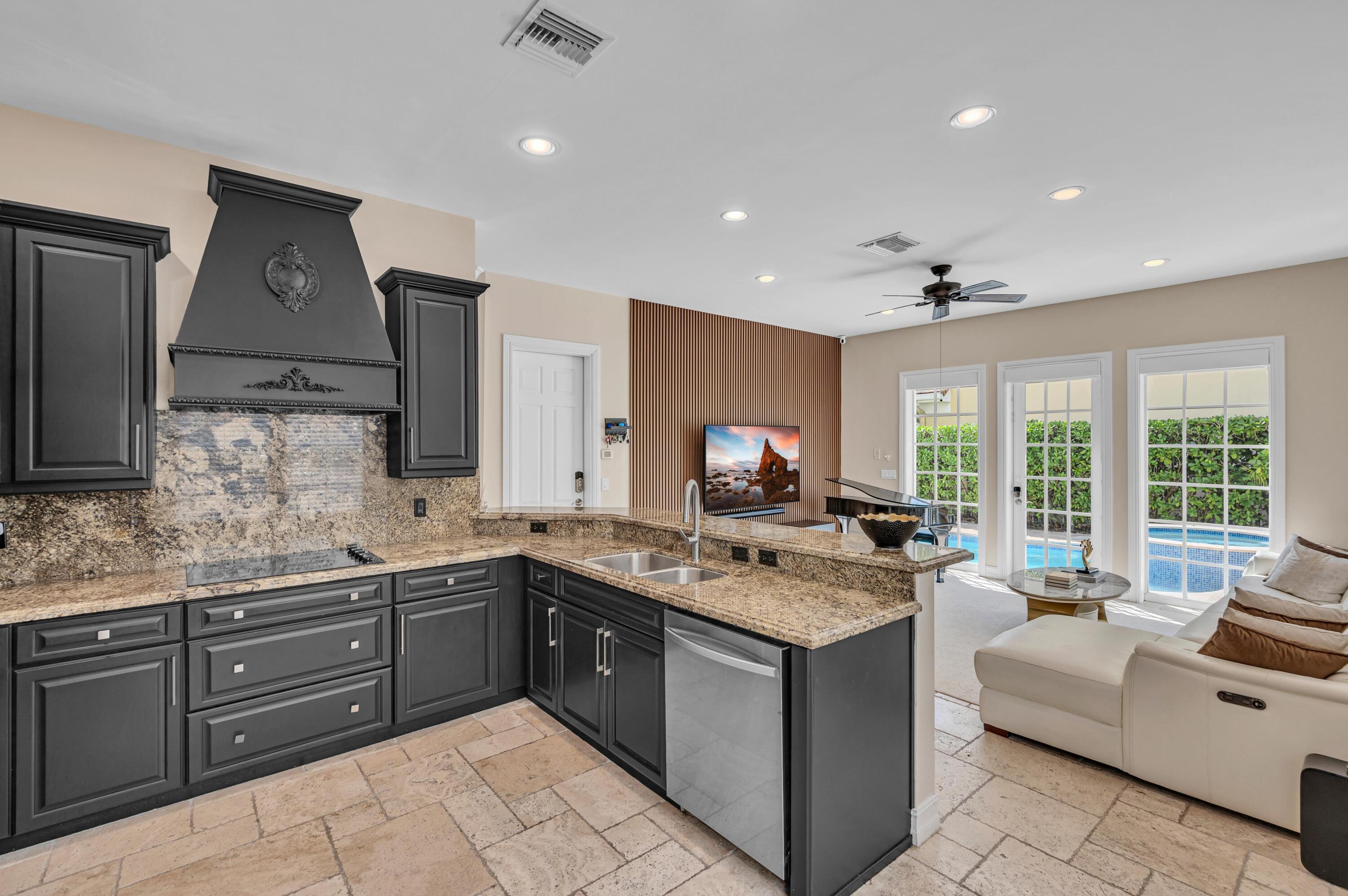 RIVER OAKS - Residential