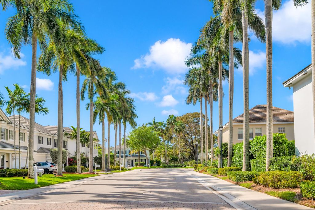 Photo of 1328 SW 21st Court, Fort Lauderdale, FL 33315 (MLS # B26008985)