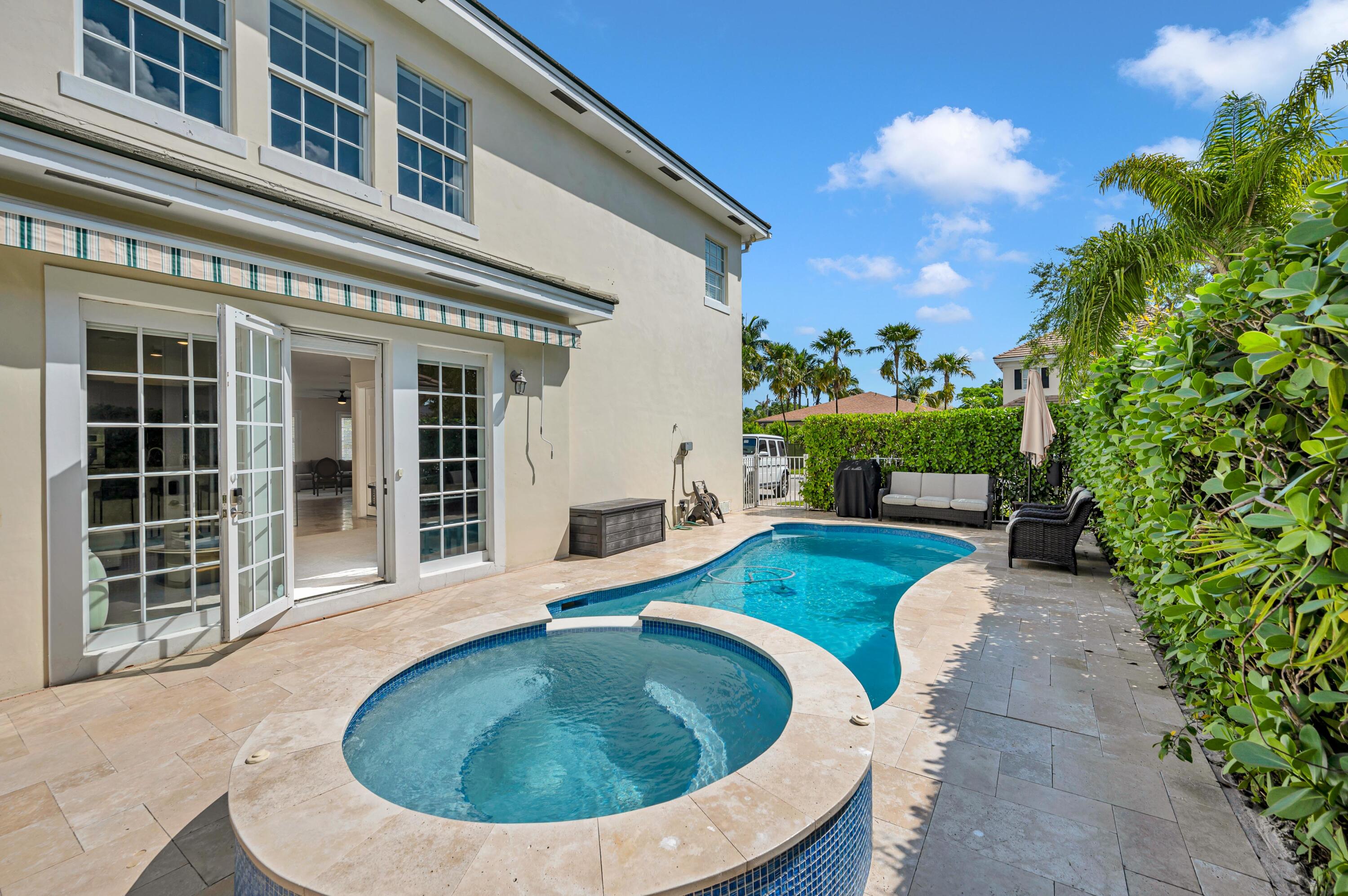 RIVER OAKS - Residential