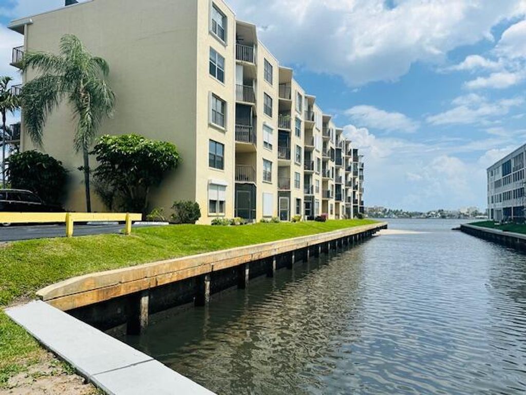 Photo of 890 N Federal Highway #101, Lantana, FL 33462 (MLS # B26003661)