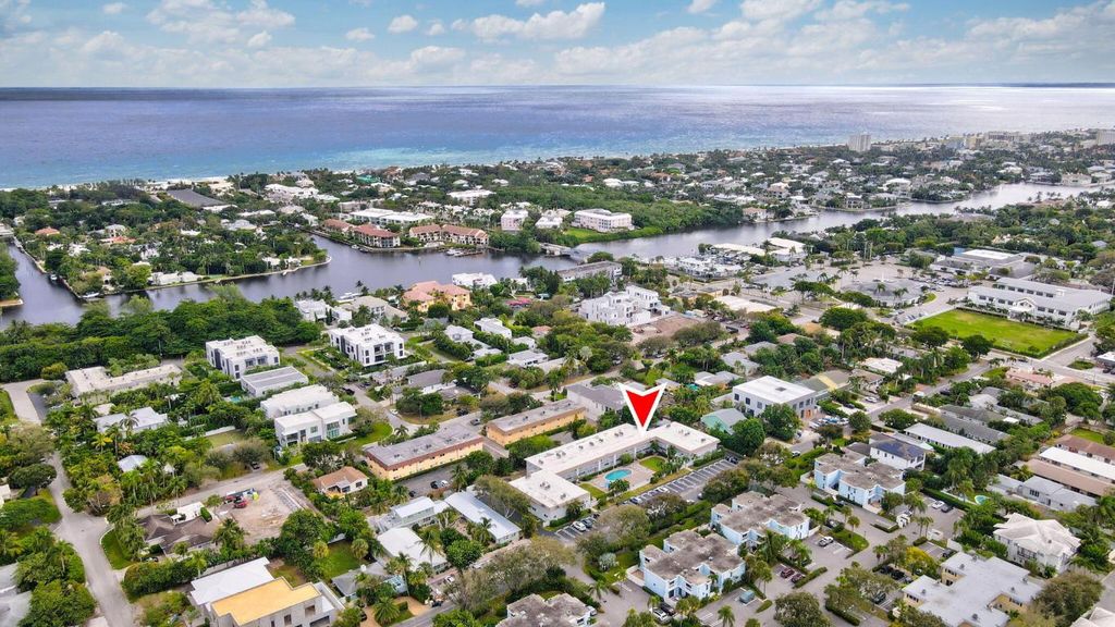 Photo of 1001 NE 8th Avenue #112, Delray Beach, FL 33483 (MLS # R11132500)