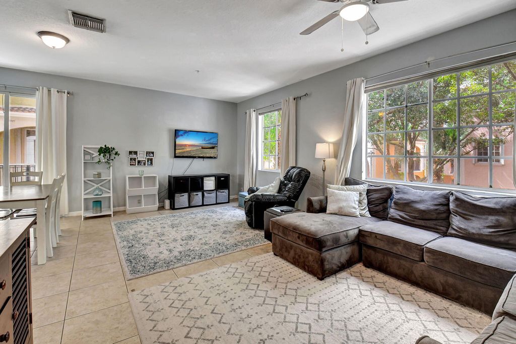 Photo of 1414 E Wickham Circle E, Delray Beach, FL 33445 (MLS # R11029677)