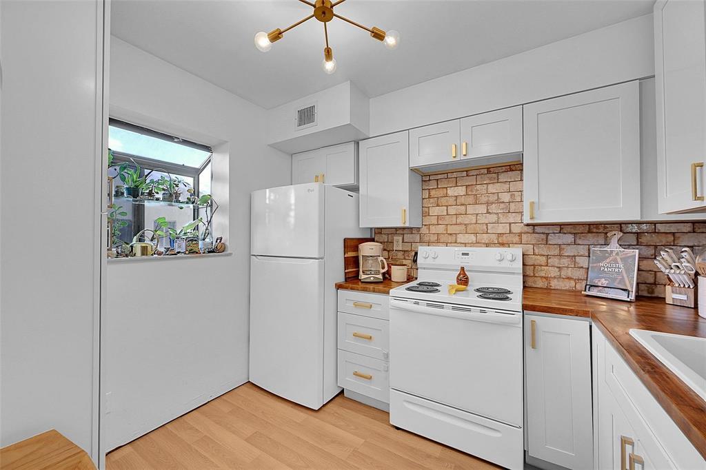 GARDENS NORTH FIVE CONDO - Residential