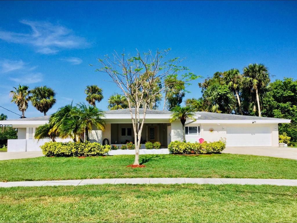 Photo of 3056 SE Overbrook Drive, Port Saint Lucie, FL 34952 (MLS # R10723956)