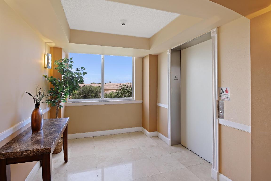 HYPOLUXOS MARINERS CAY CONDO - Residential