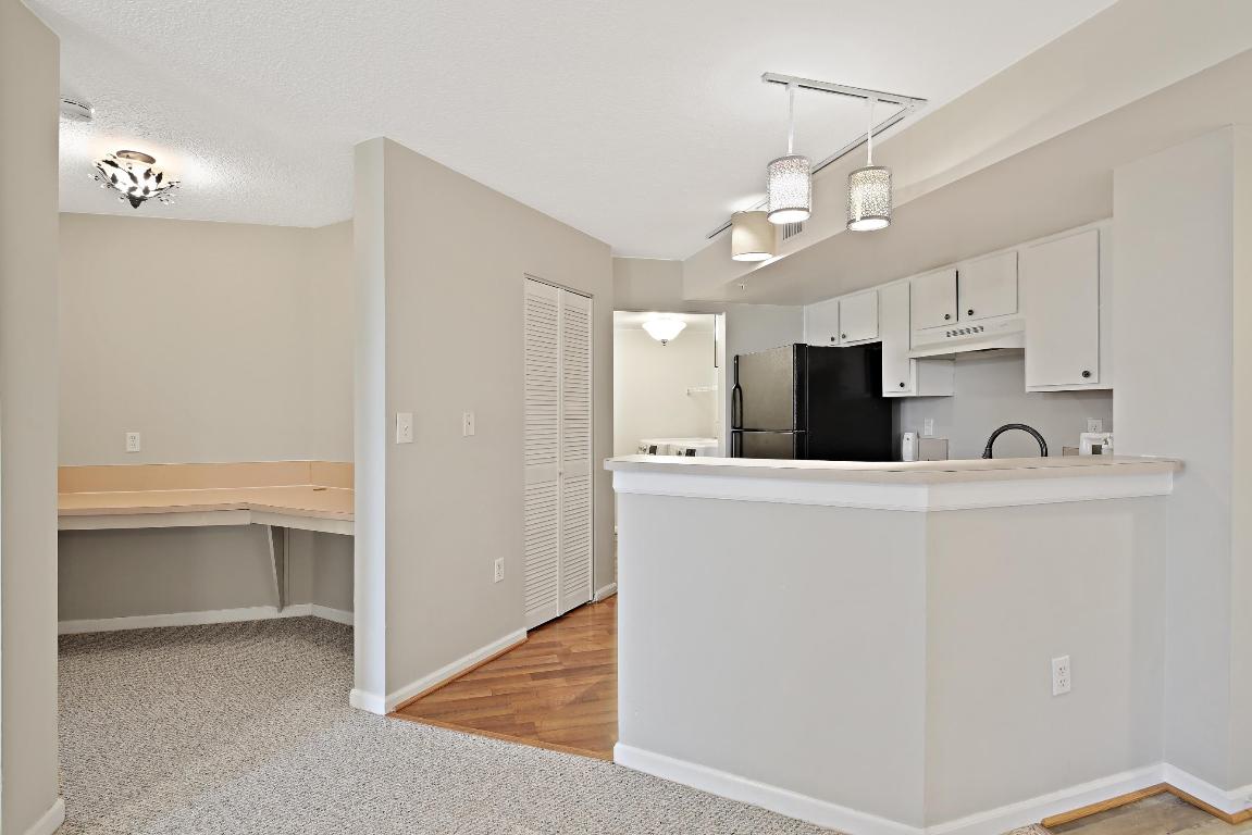 HYPOLUXOS MARINERS CAY CONDO - Residential